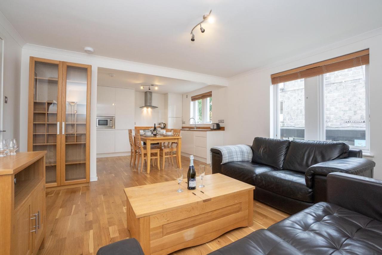 Dwellcome Home Ltd 2 King Beds West End Apt, Half Mile To Union Street Yet Quiet, Free Allocated Parking Space At Rear Entrance & Fast Wifi, Ideal For Long Term Contractor, Corporate, Etc Stays, Regular Housekeeping Option - See Our Site For Assuranc Aberdeen Eksteriør bilde